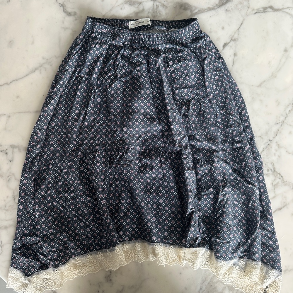 Abercrombie flowy asymmetrical skirt. Kids M